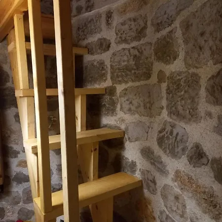 Hébergement de vacances Petromilos1920