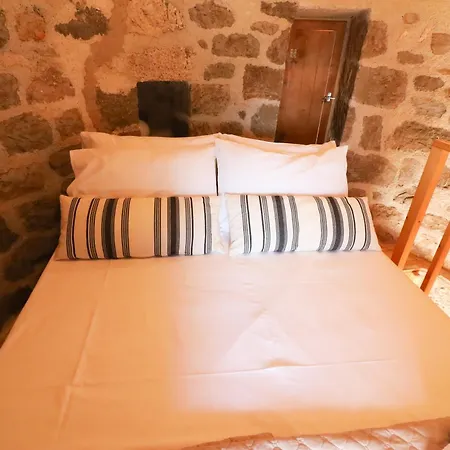 Ferienhaus Petromilos1920 Zefiría