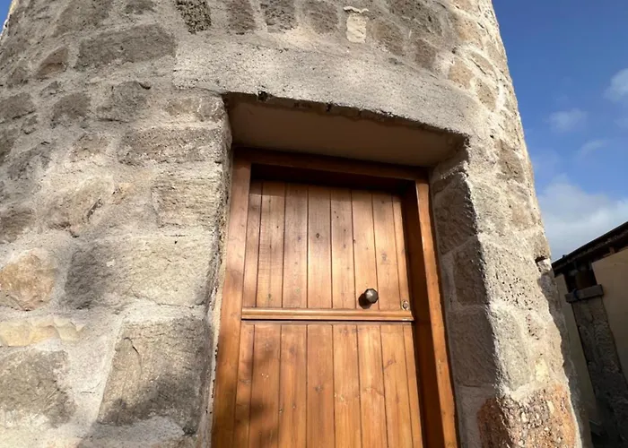 Ferienhaus Petromilos1920 *